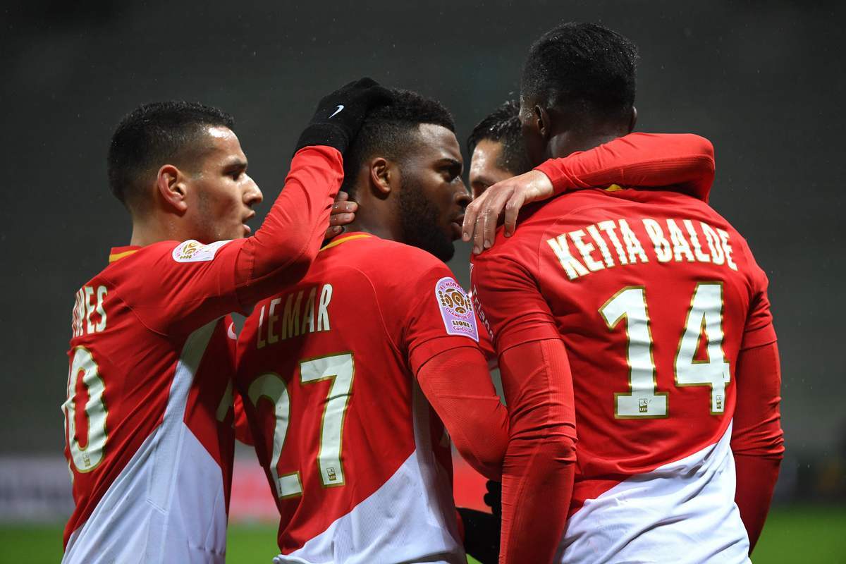 九游网页版入口-包含窗口期法国杯焦点战，瓦伦西亚外线爆发，目标明确，训练强度明显提升的词条