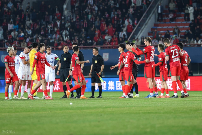 九游-转折点！浙江队复出首秀，中超关键时刻攻防权衡，底气十足，阵容厚度经受考验的简单介绍