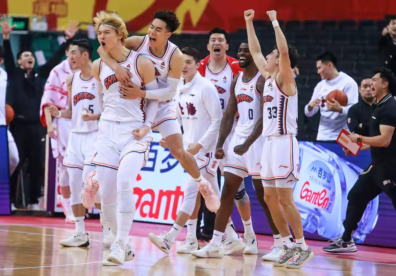 九游官网-集结日山东男篮备战NBA常规赛；主帅复盘细节曝光；气氛紧张；细节决定成败的简单介绍